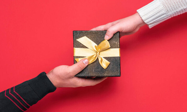 Top 20+ idées cadeau départ retraite collègue femme originales et inoubliables